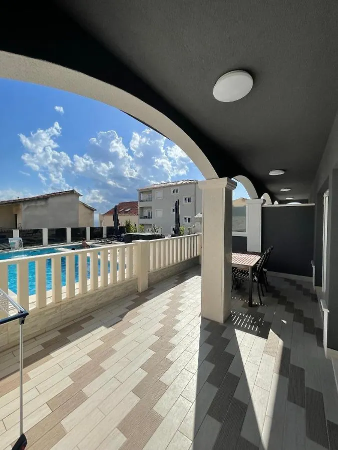 Villa Omazic Trogir 0*,  Croacia