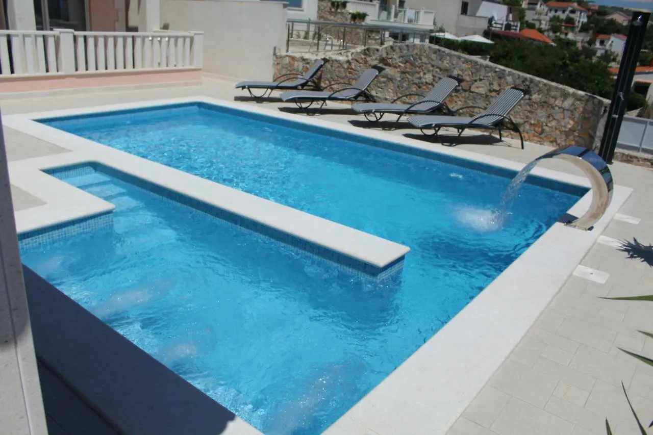 Villa Omazic Trogir Apartamento