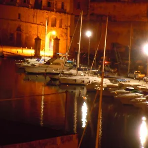Number 20 Nyaraló Birgu