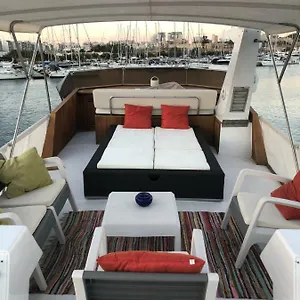 Johnny M Yacht Úszó hotel Ta Xbiex